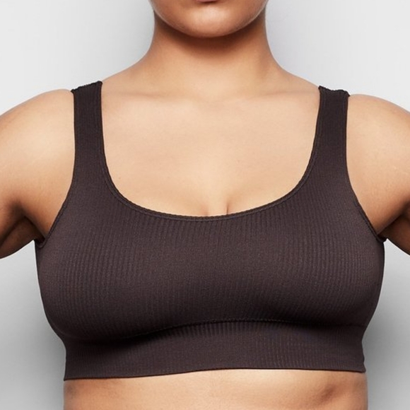 SKIMS Other - SKIMS Stretch Rib Scoop Bralette in Soot color